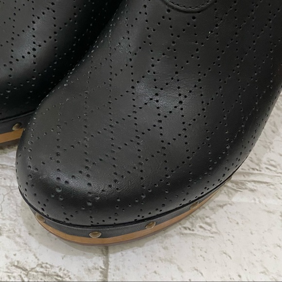 UGG Abbie Black Diamond Cut Perforated Leather Studded Mule Heeled Clogs Size 7 - Picture 10 of 16